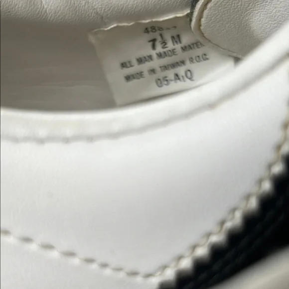 FootJoy Black and White Green-Joys Golf Shoes with Spikes - Picture 3 of 8